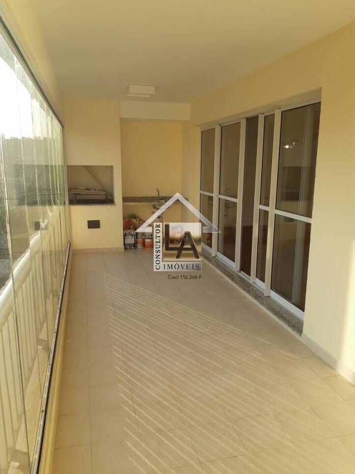 Apartamento à venda com 3 quartos, 154m² - Foto 2