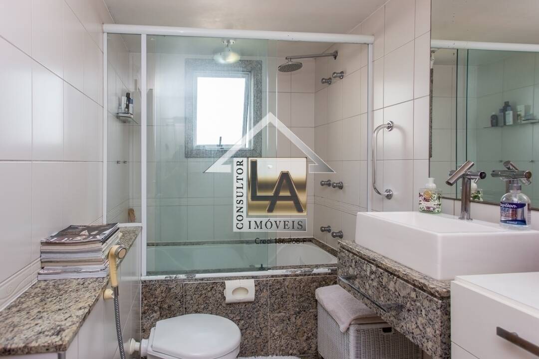 Apartamento à venda com 3 quartos, 218m² - Foto 18