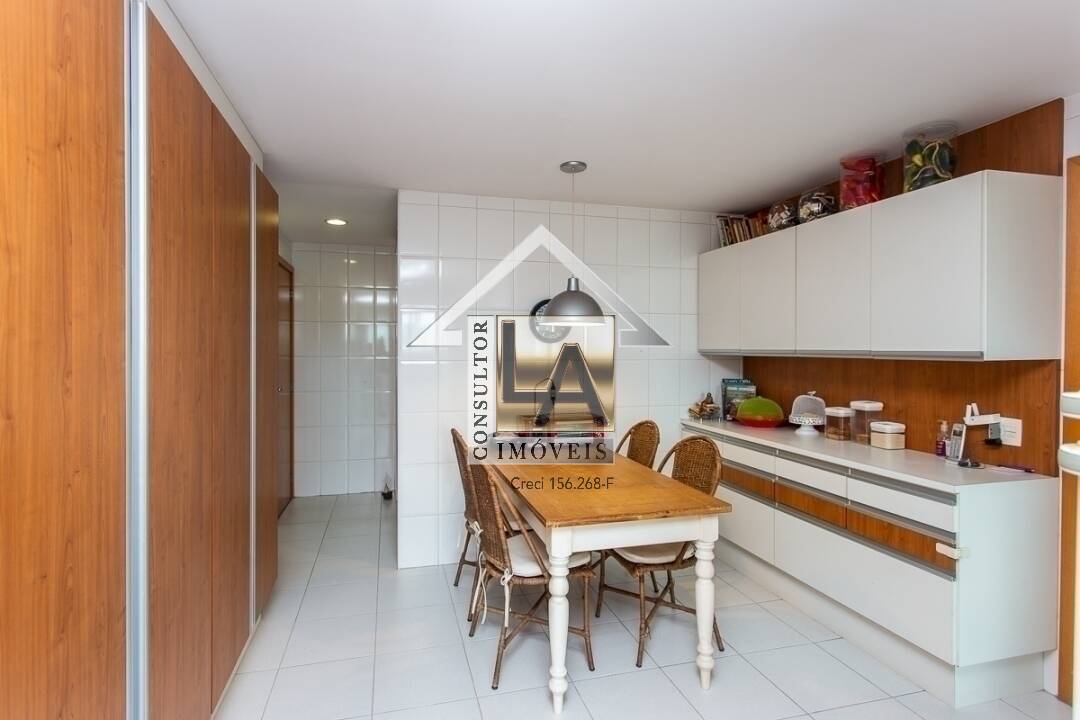 Apartamento à venda com 3 quartos, 218m² - Foto 6