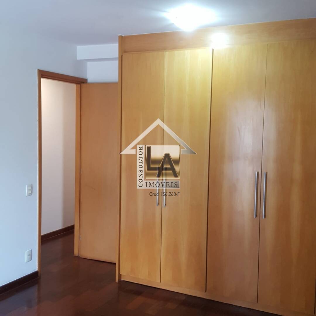 Apartamento à venda com 4 quartos, 140m² - Foto 8