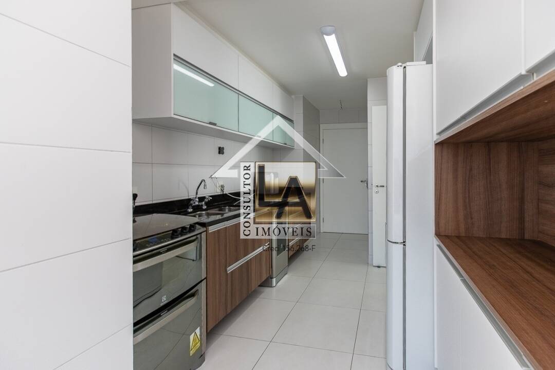 Apartamento à venda com 3 quartos, 225m² - Foto 17