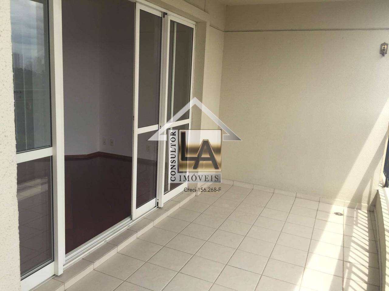 Apartamento à venda com 3 quartos, 97m² - Foto 2