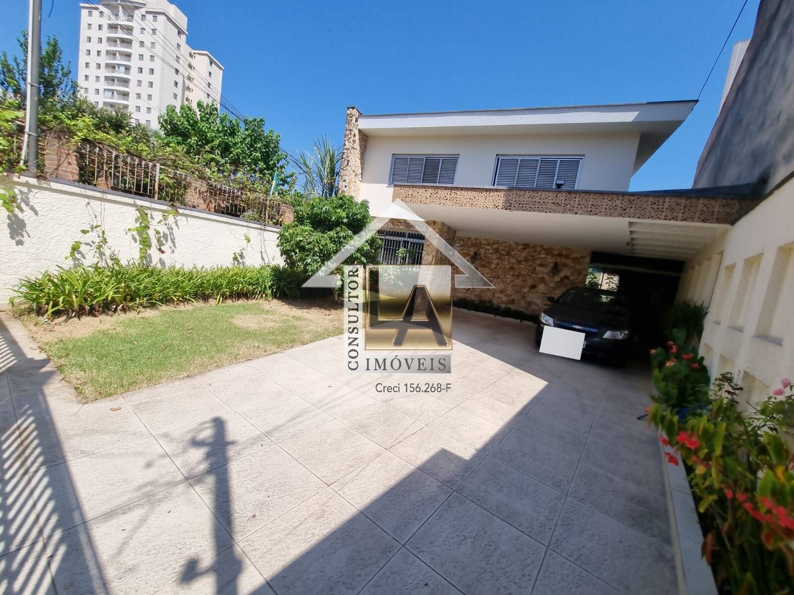 Casa à venda com 4 quartos, 300m² - Foto 1